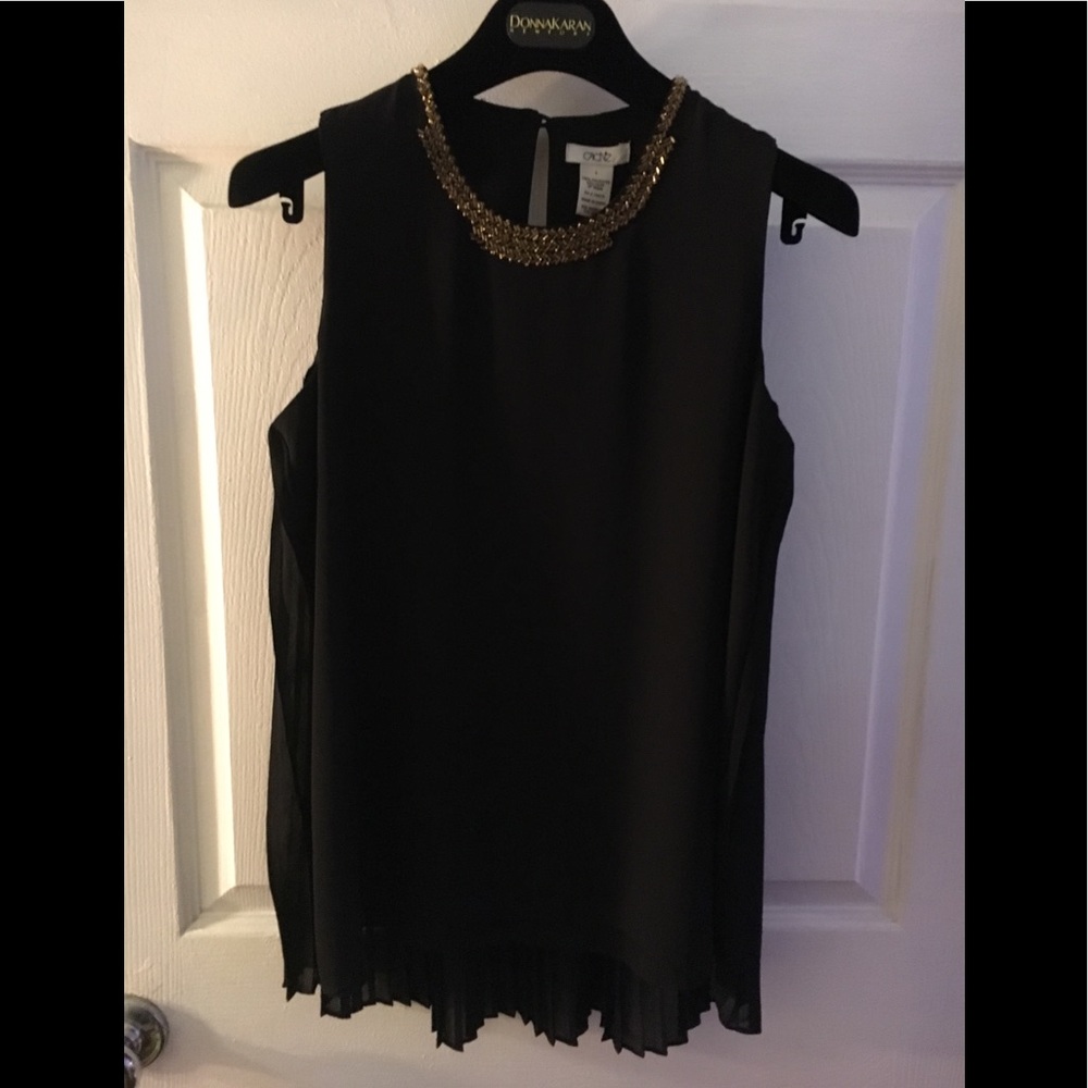 Cache Sleeveless Black embellished top